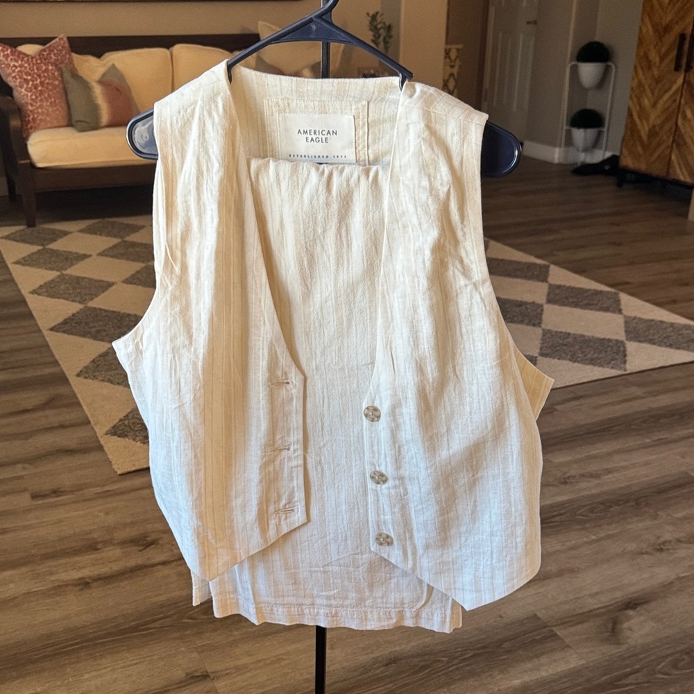 American Eagle Outfitters Cream Sleeveless Vest Lrg and matching pants6 regular
